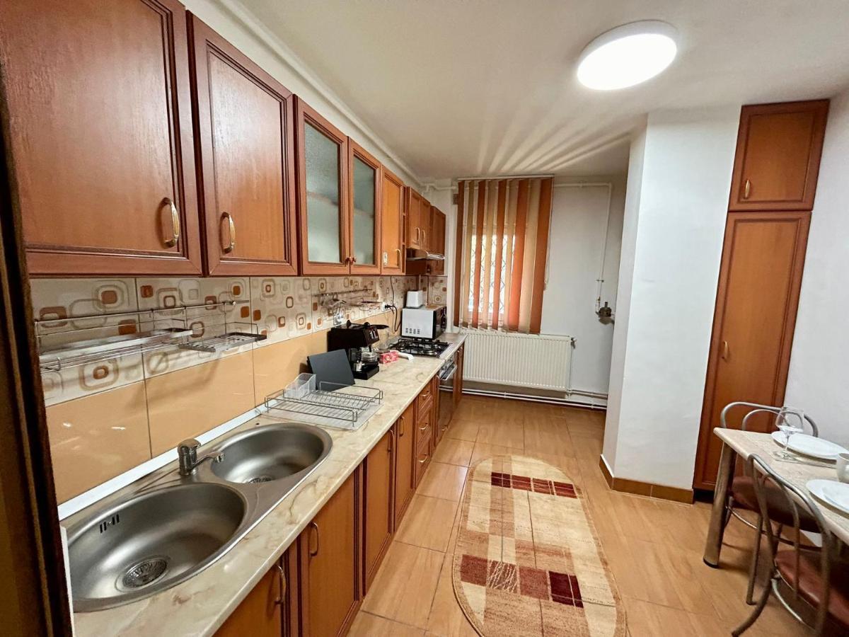 Jad - Familiy 4 Rooms Apartment - Near Forest And Historic Center - Racadau Braşov Buitenkant foto