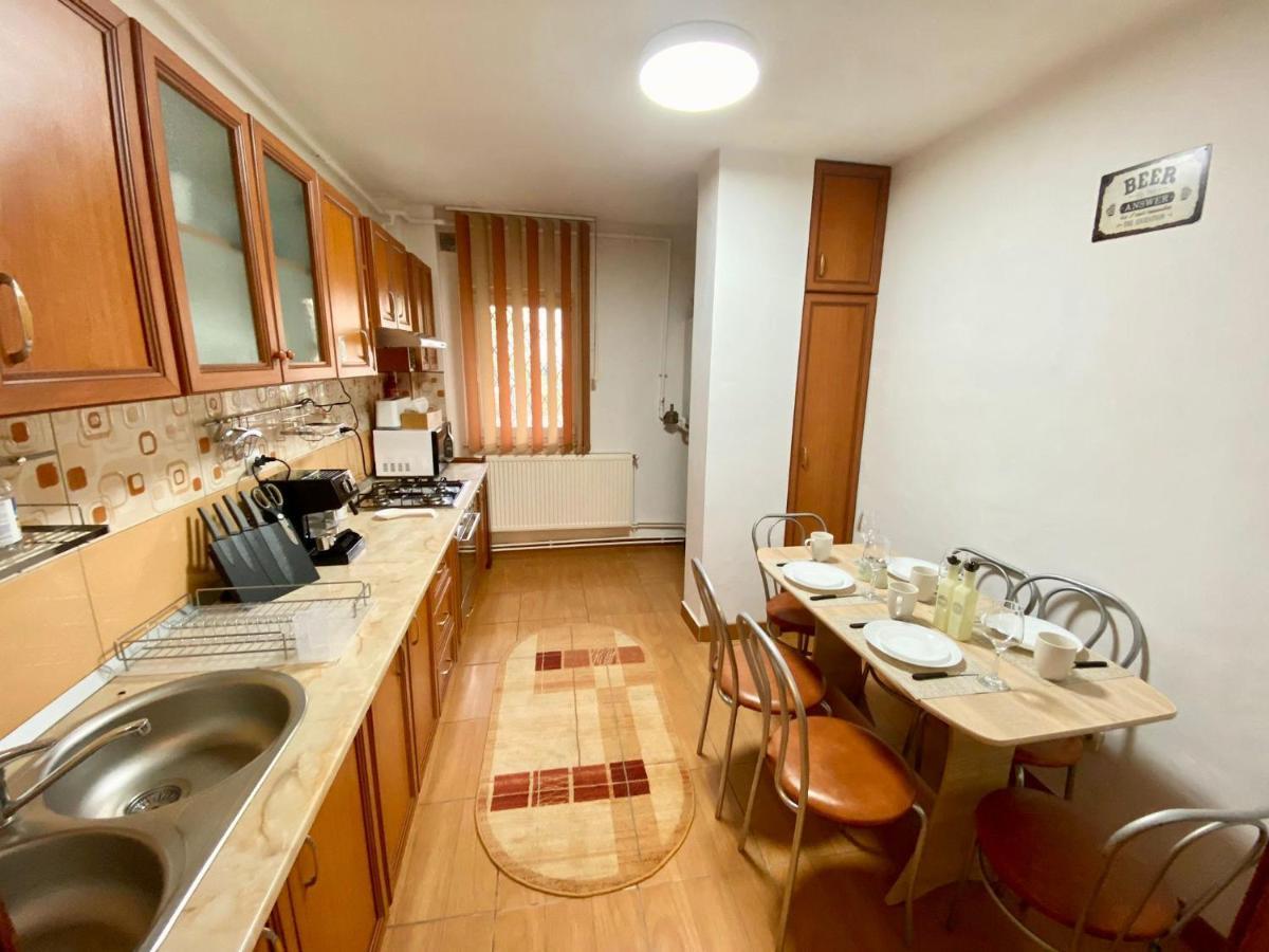 Jad - Familiy 4 Rooms Apartment - Near Forest And Historic Center - Racadau Braşov Buitenkant foto