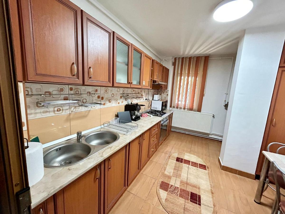 Jad - Familiy 4 Rooms Apartment - Near Forest And Historic Center - Racadau Braşov Buitenkant foto